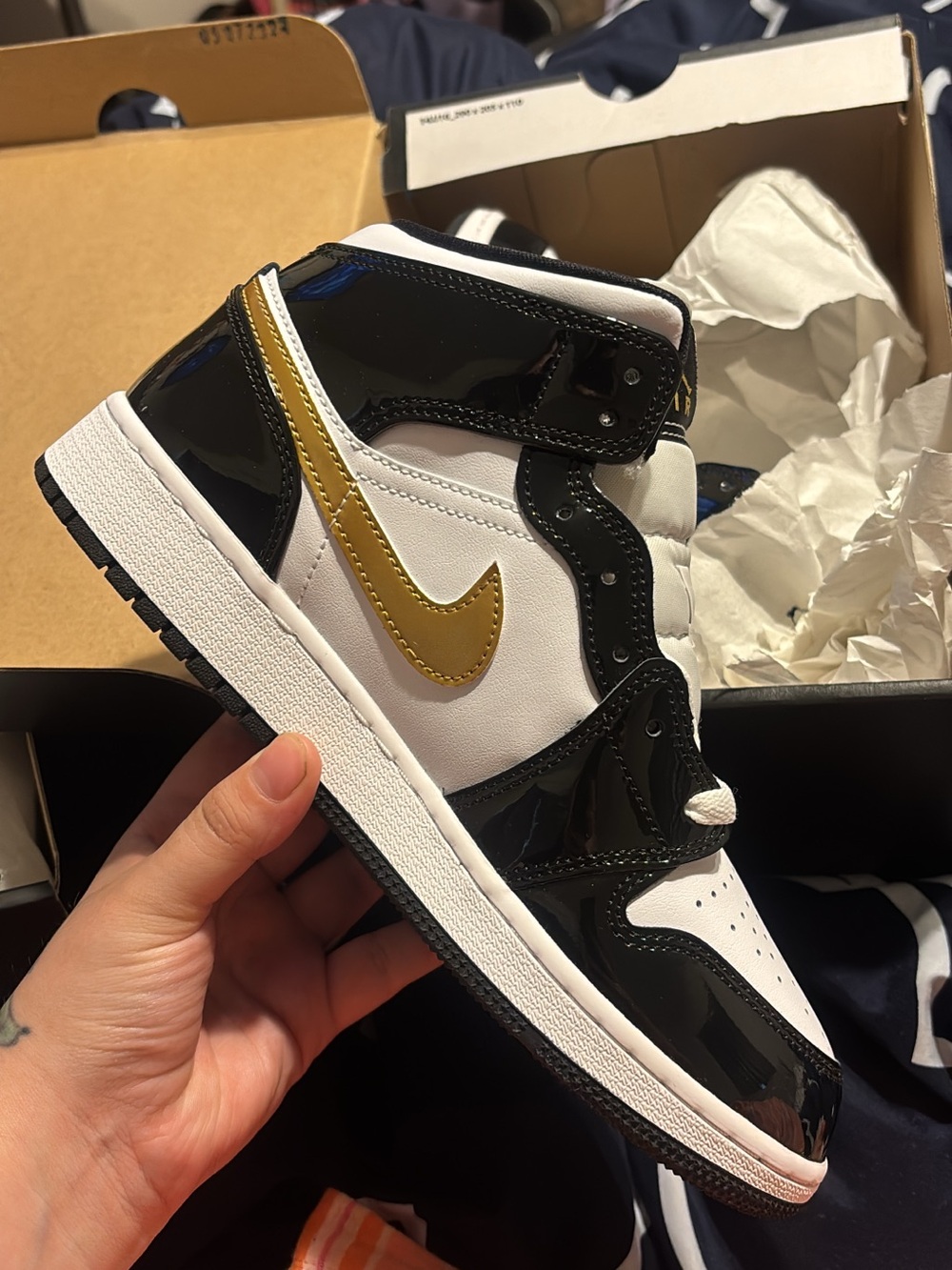 Jordan Air Jordan 1 Mid SE Black White Gold (GS)